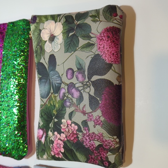 IPSY 6 Zipper Bags With 24 New Mystery Makeups - Picture 5 of 8